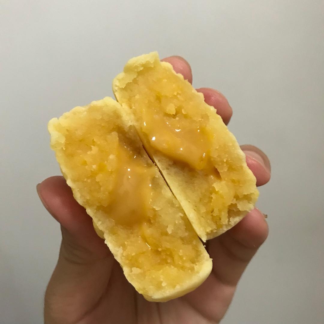 超详细图解版--流心奶黄月饼