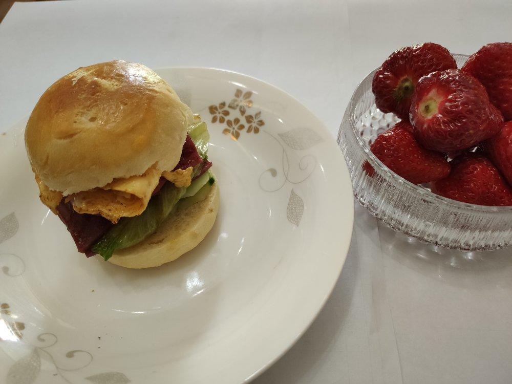 自制营养肉饼汉堡包