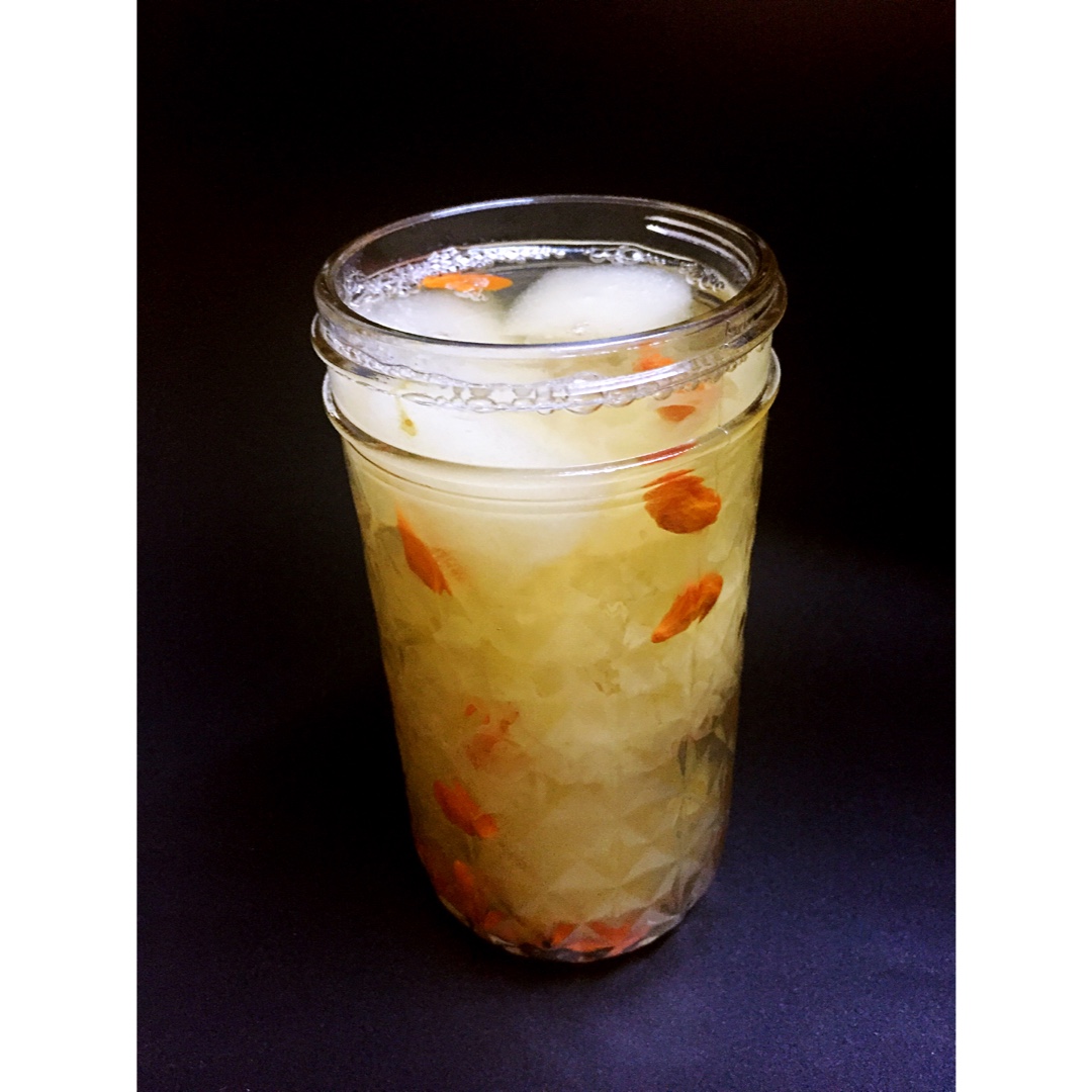 茈偊做的冰糖雪梨银耳羹