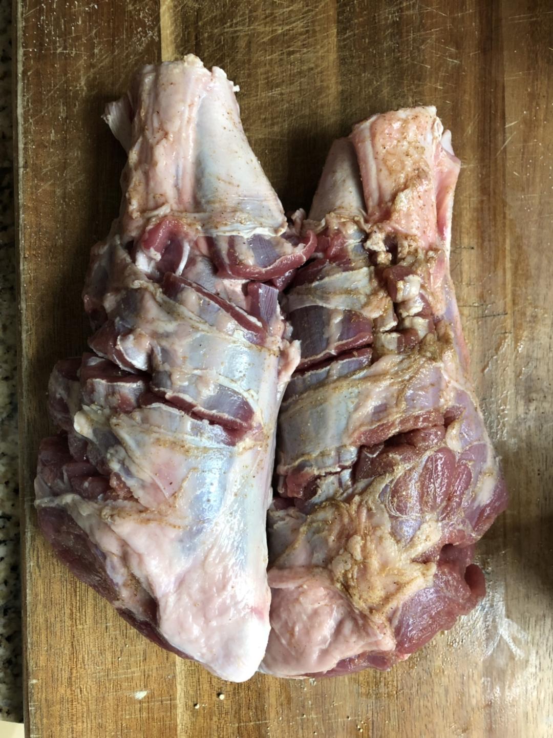 简单烤羊腱子(羊腿)的做法