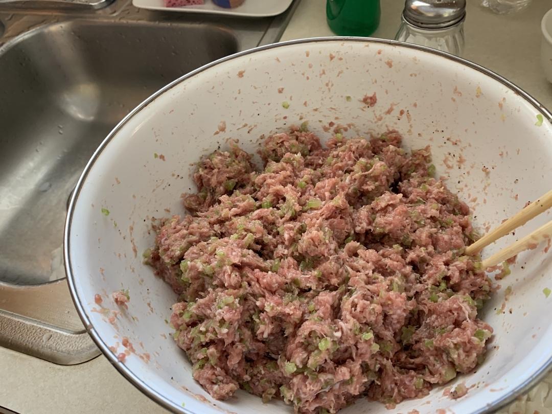 猪肉芹菜饺子