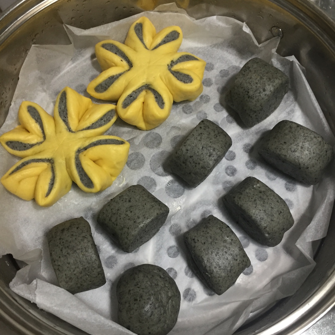 新手也可以--详解如何做出人见人爱、金黄的南瓜馒头