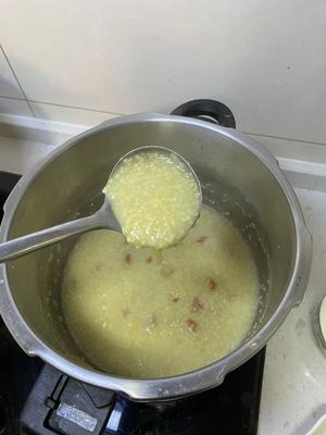 养胃粘稠的小米枸杞粥的做法 步骤5