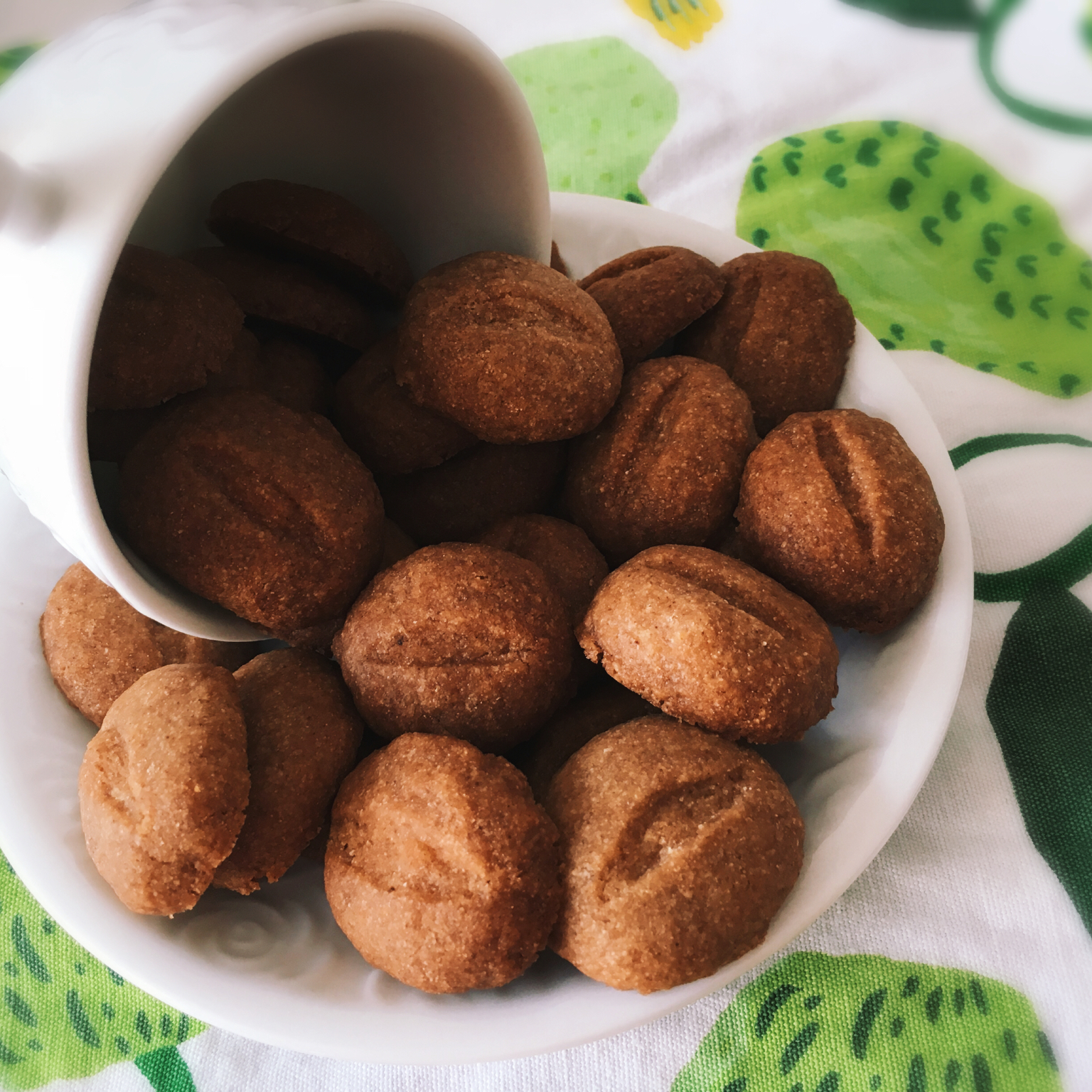 【咖啡豆豆饼干】简单的硬饼干