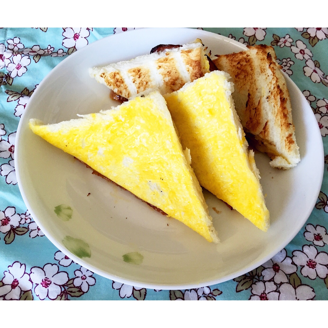 【1分钟鸡蛋三明治】微波懒人早餐