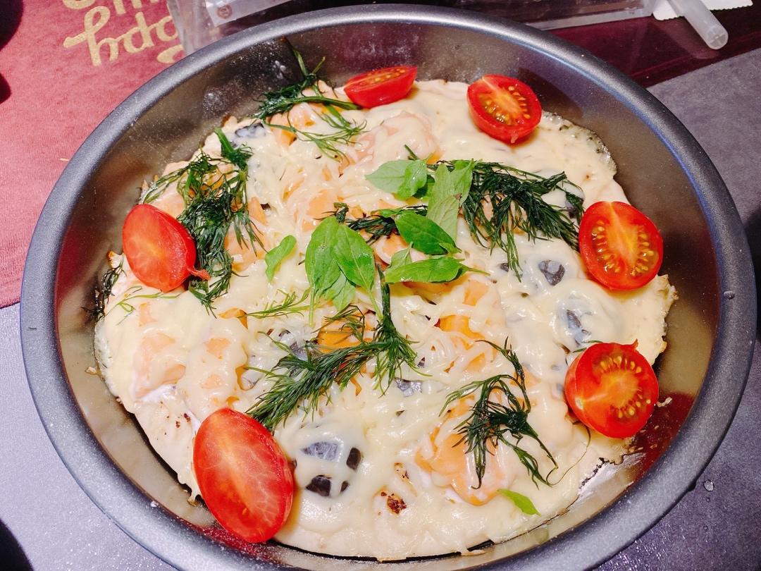 黑胡椒酱三文鱼薄底披萨