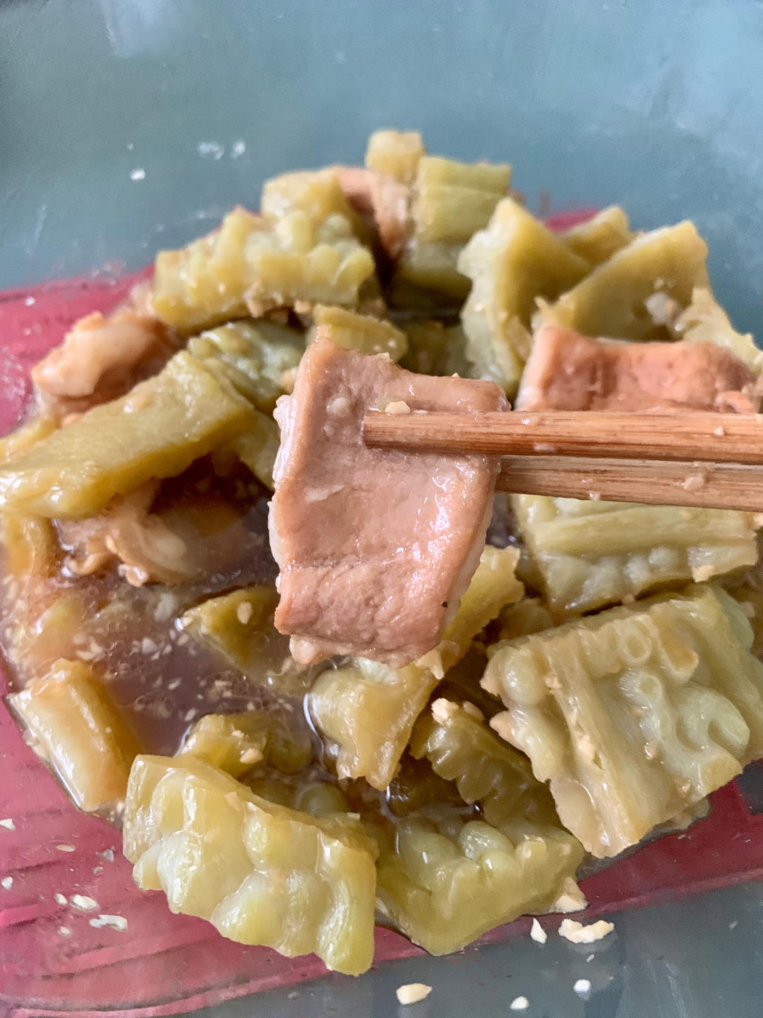 苦瓜烧肉，香到隔壁老王都流口水的小招