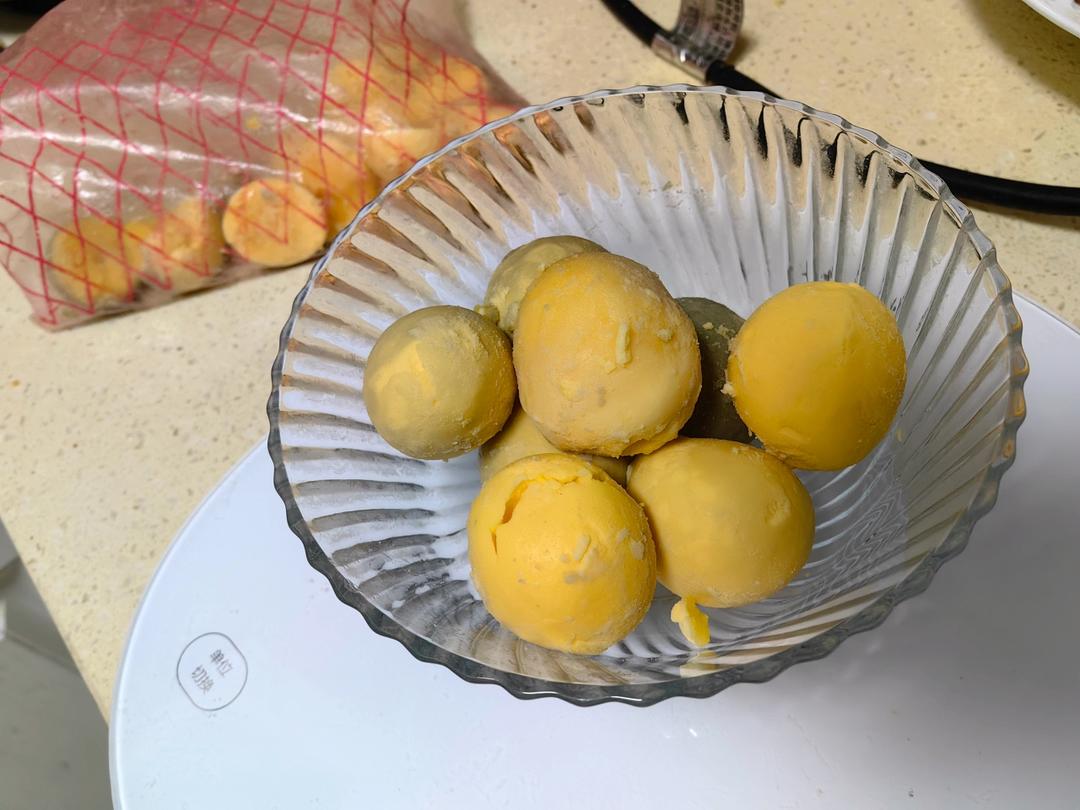 熟蛋黄面包（比斯吉面包）