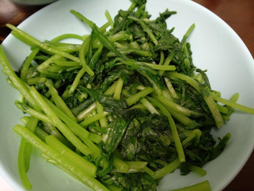 清炒茼蒿