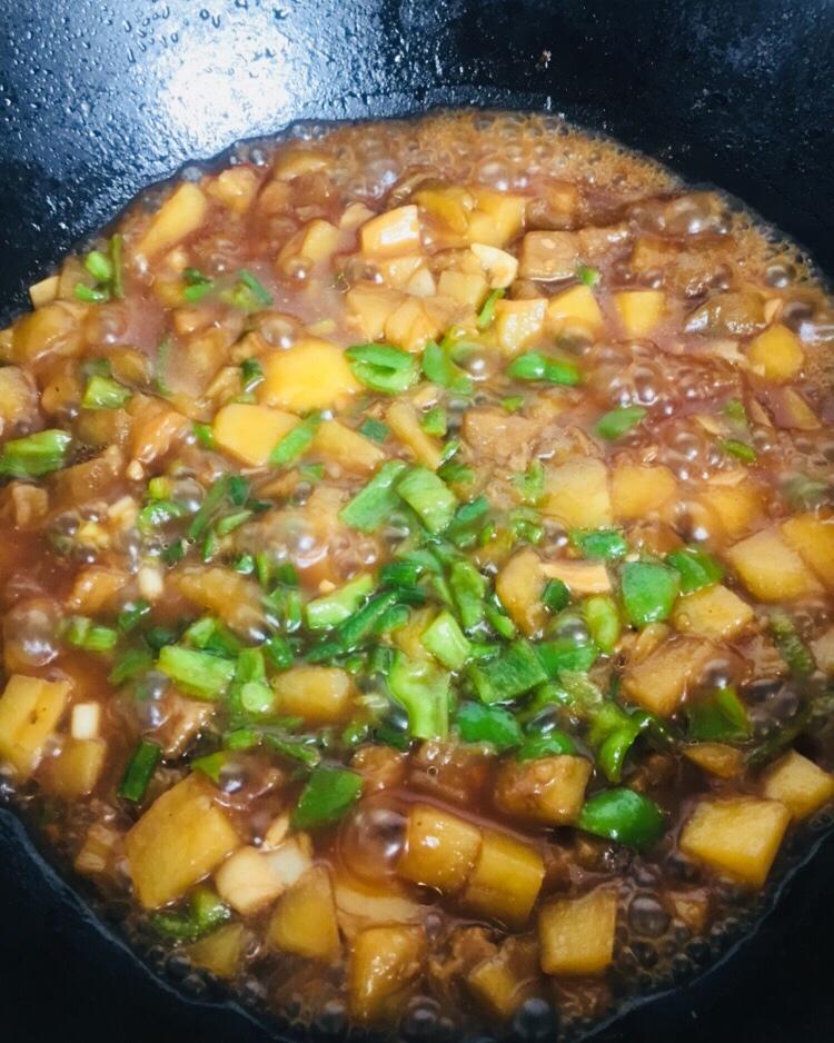 我只是爱眠梦做的土豆炖茄子(东北菜)