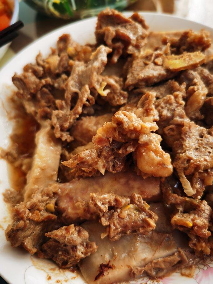 蒜香牛肉蒸土豆