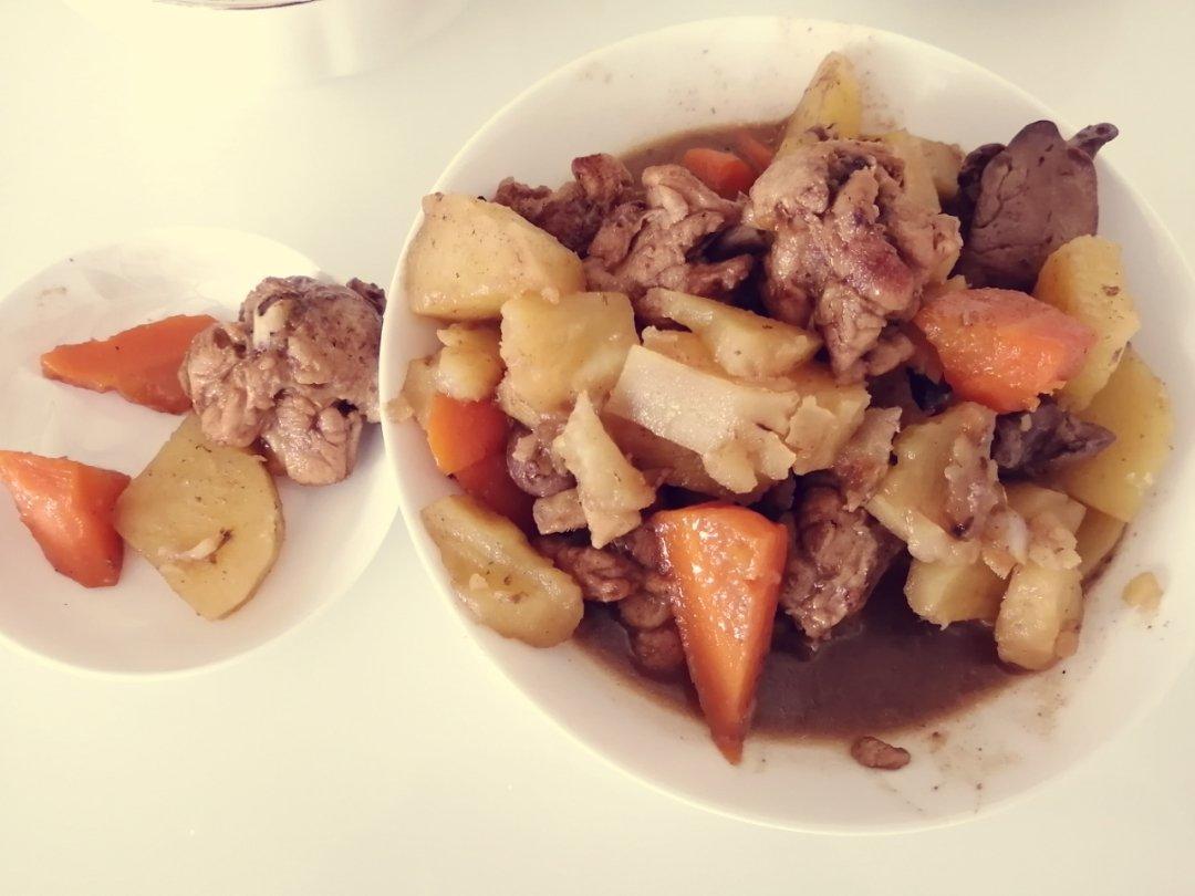 鸡腿炖土豆超级快手菜