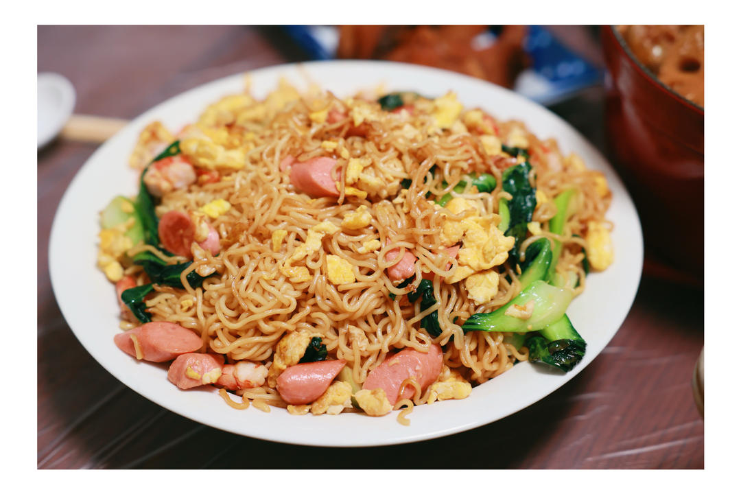 超简单的炒方便面，秒杀路边摊！