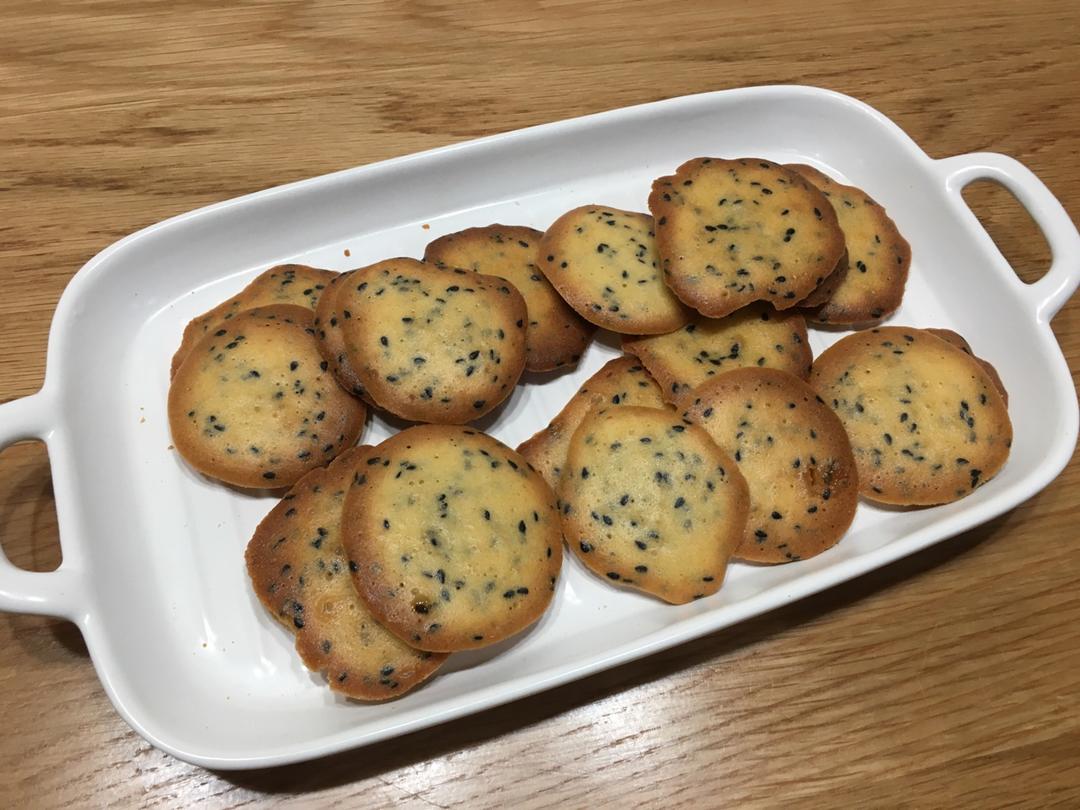 小时候的味道 — 芝麻鸡蛋薄脆饼干