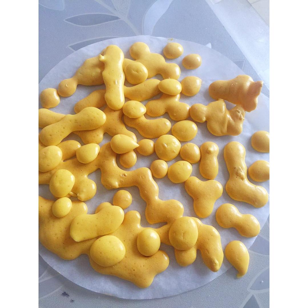 入口即化的无添加蛋黄溶豆