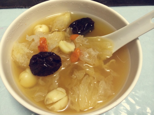 红枣银耳莲子羹