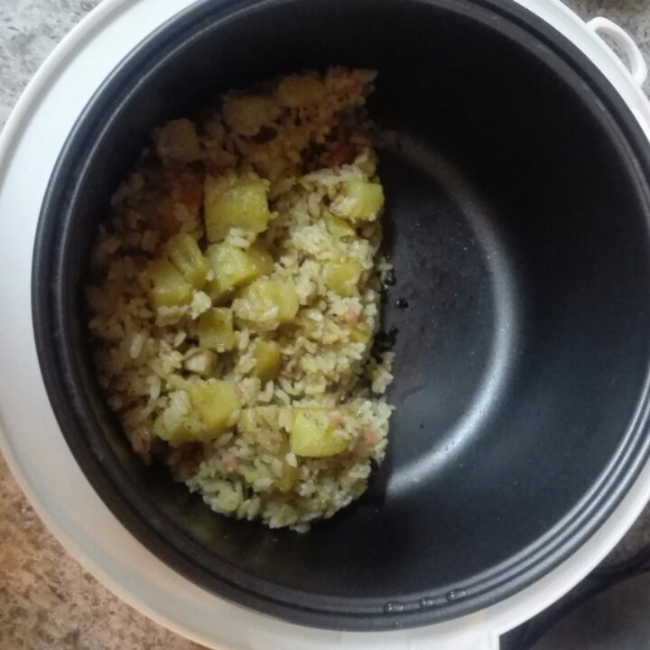土豆焖饭（电饭锅版）
