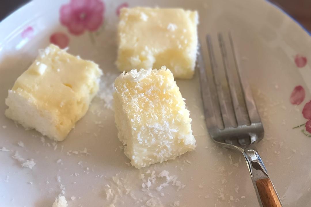 椰丝牛奶小方糕