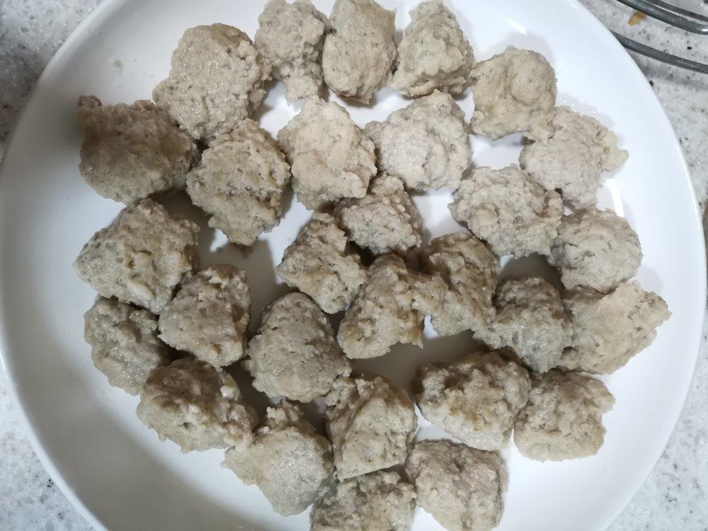 汆猪肉丸子