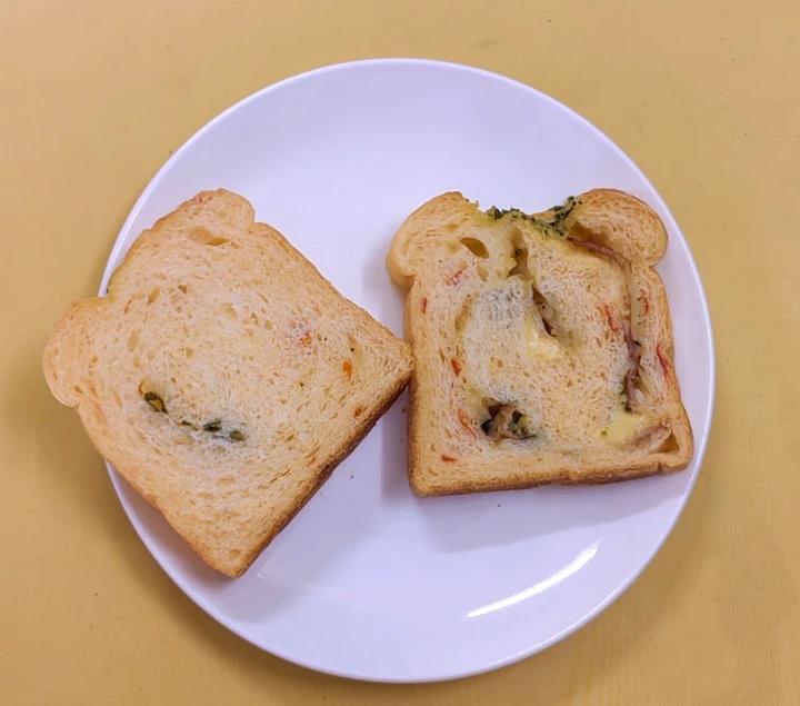 （油渍小番茄）蒜香培根香菇土豆吐司