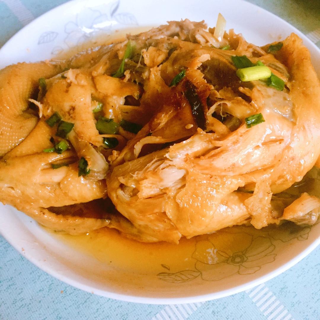 无水葱油童子鸡一一转自微博菜谱（Le Creuset铸铁炖锅）