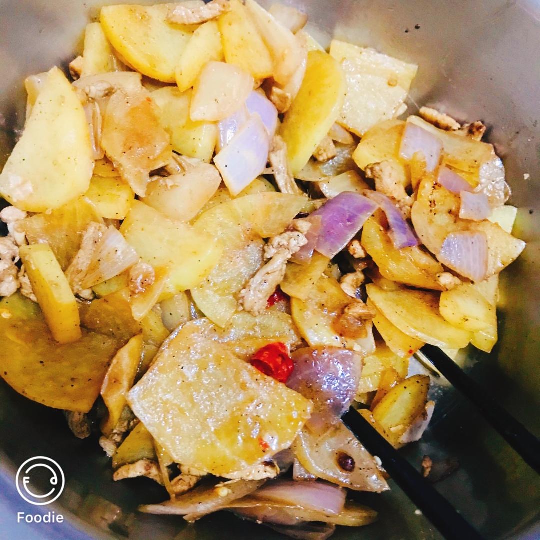 超下饭的洋葱土豆牛肉粒