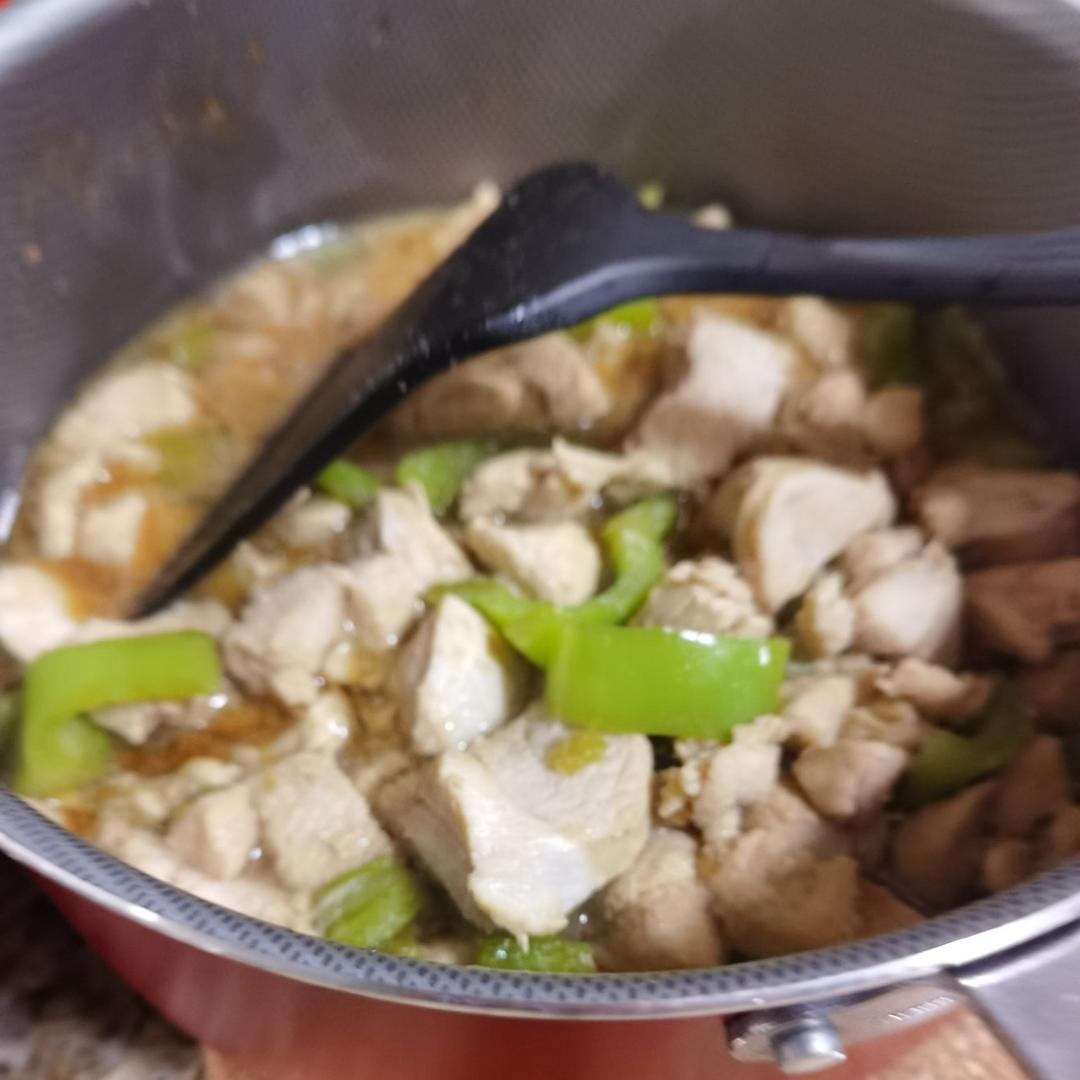 青椒炒鸡腿肉（大厨级别）