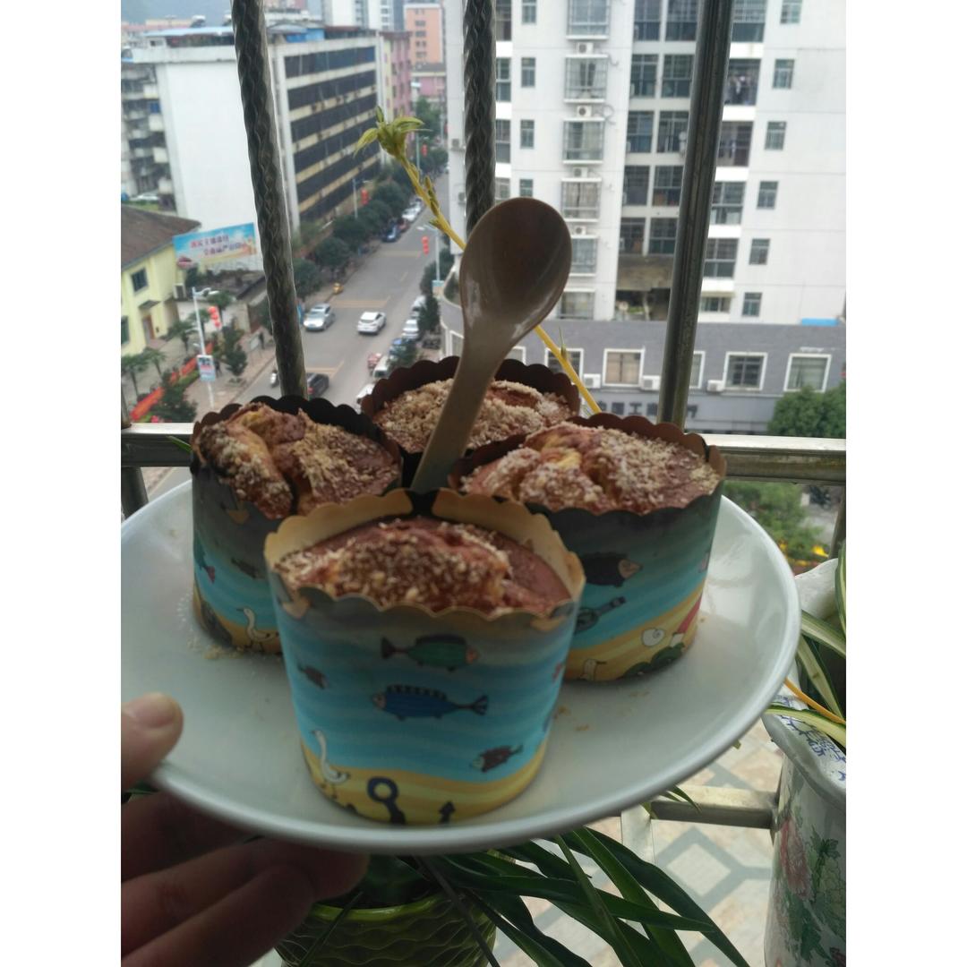 榴莲戚风杯子蛋糕