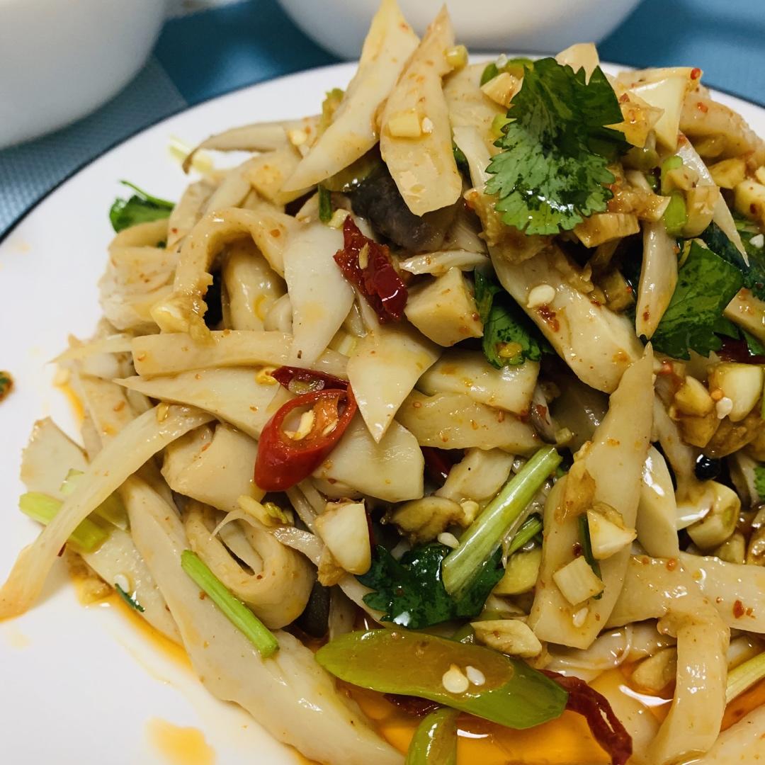 比肉还要好吃的凉拌菜！简单易做。