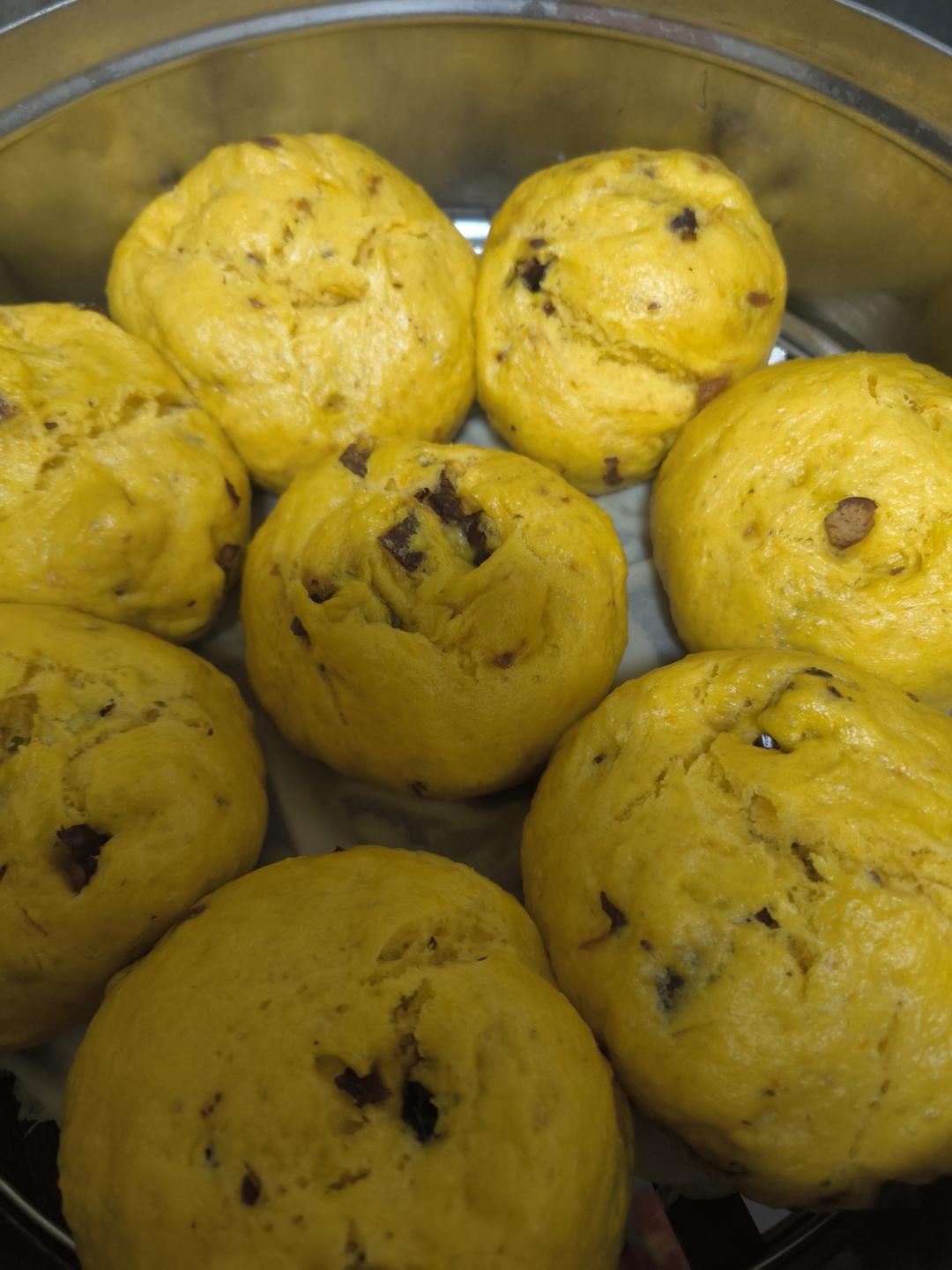 不加一滴水的南瓜开花馒头，纯南瓜泥和面，无需泡打粉，枣香浓郁个个开花