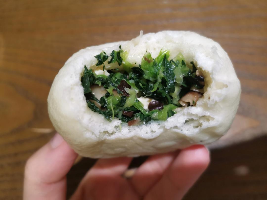 秒杀绿杨邨的香菇菜包