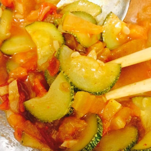 番茄炒西葫芦