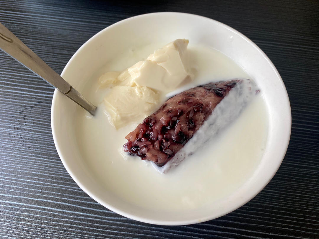 美味的新疆酸奶粽子