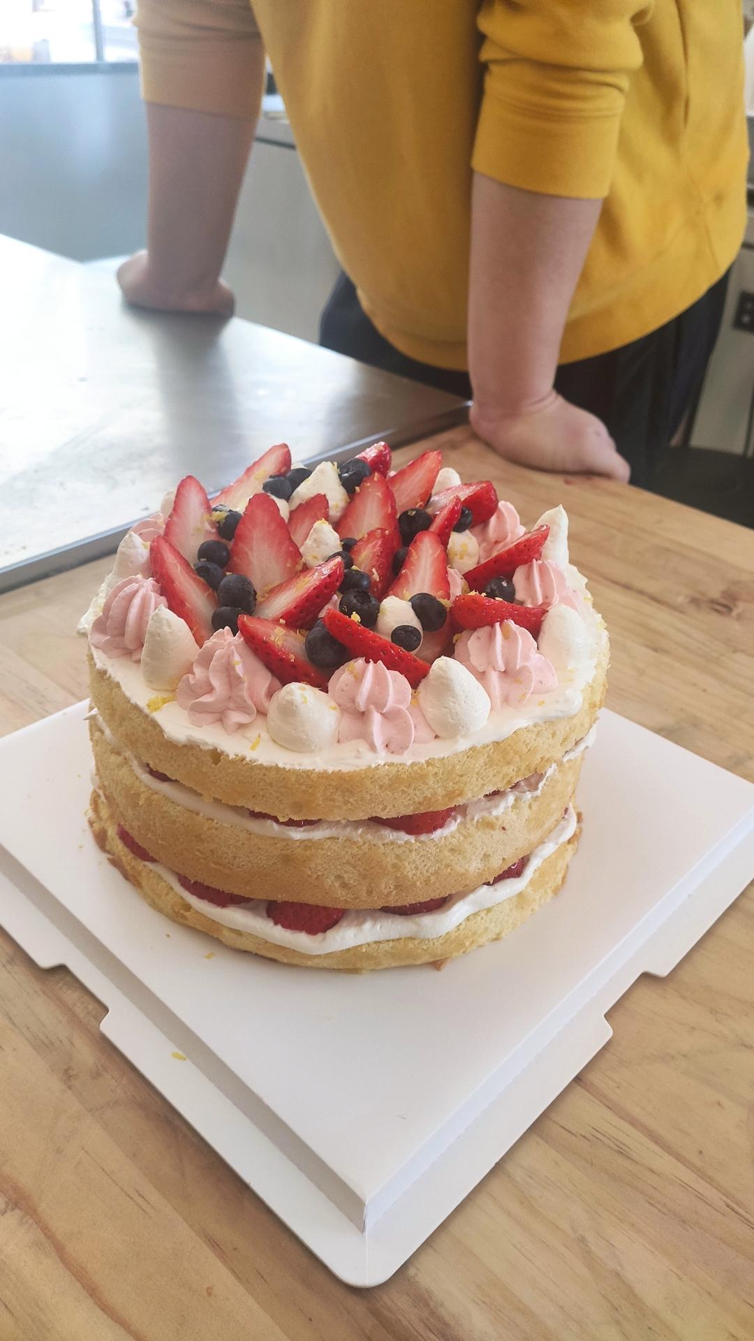 木木菌520做的8寸圆模裸蛋糕