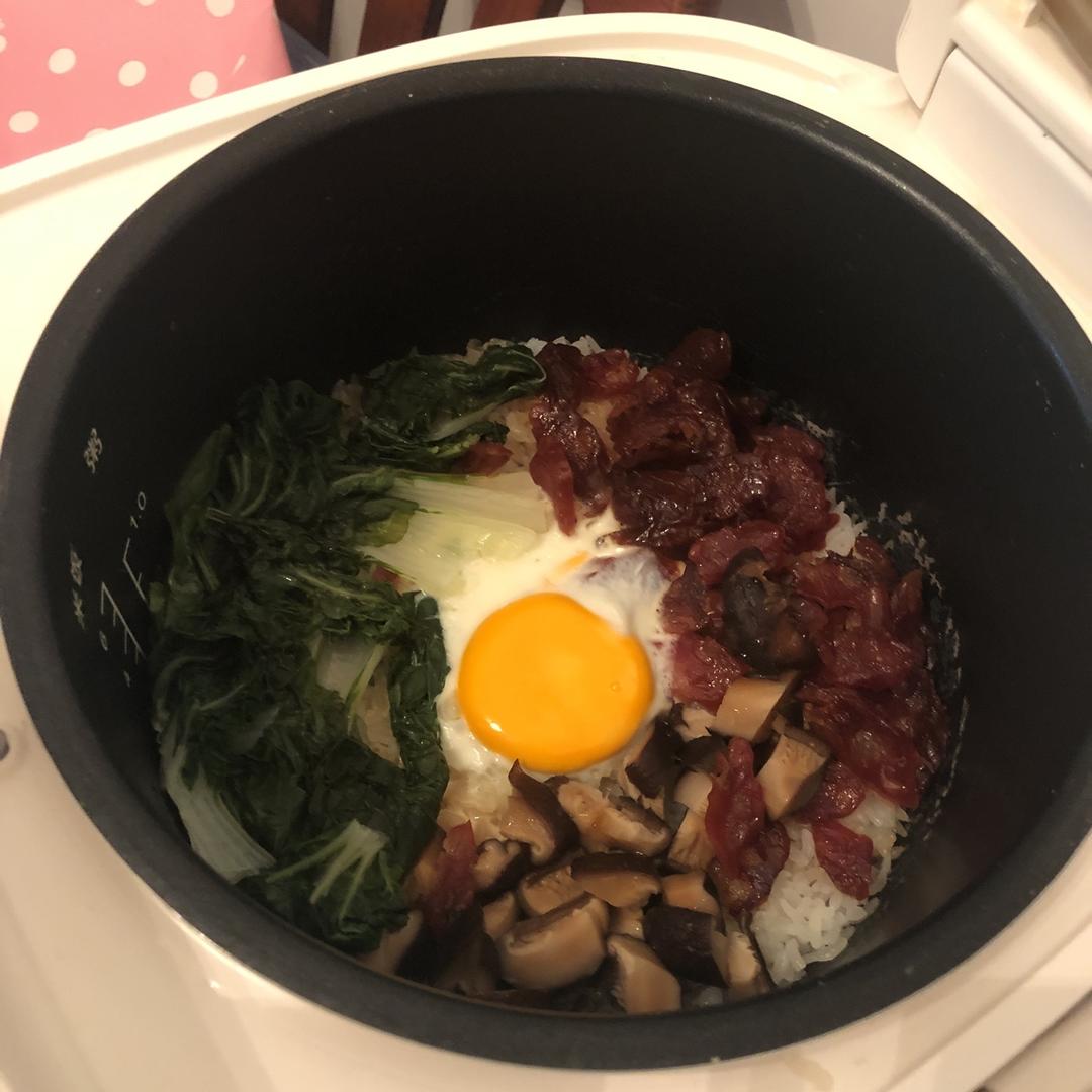 广式腊味煲仔饭（腊肠电饭锅版）