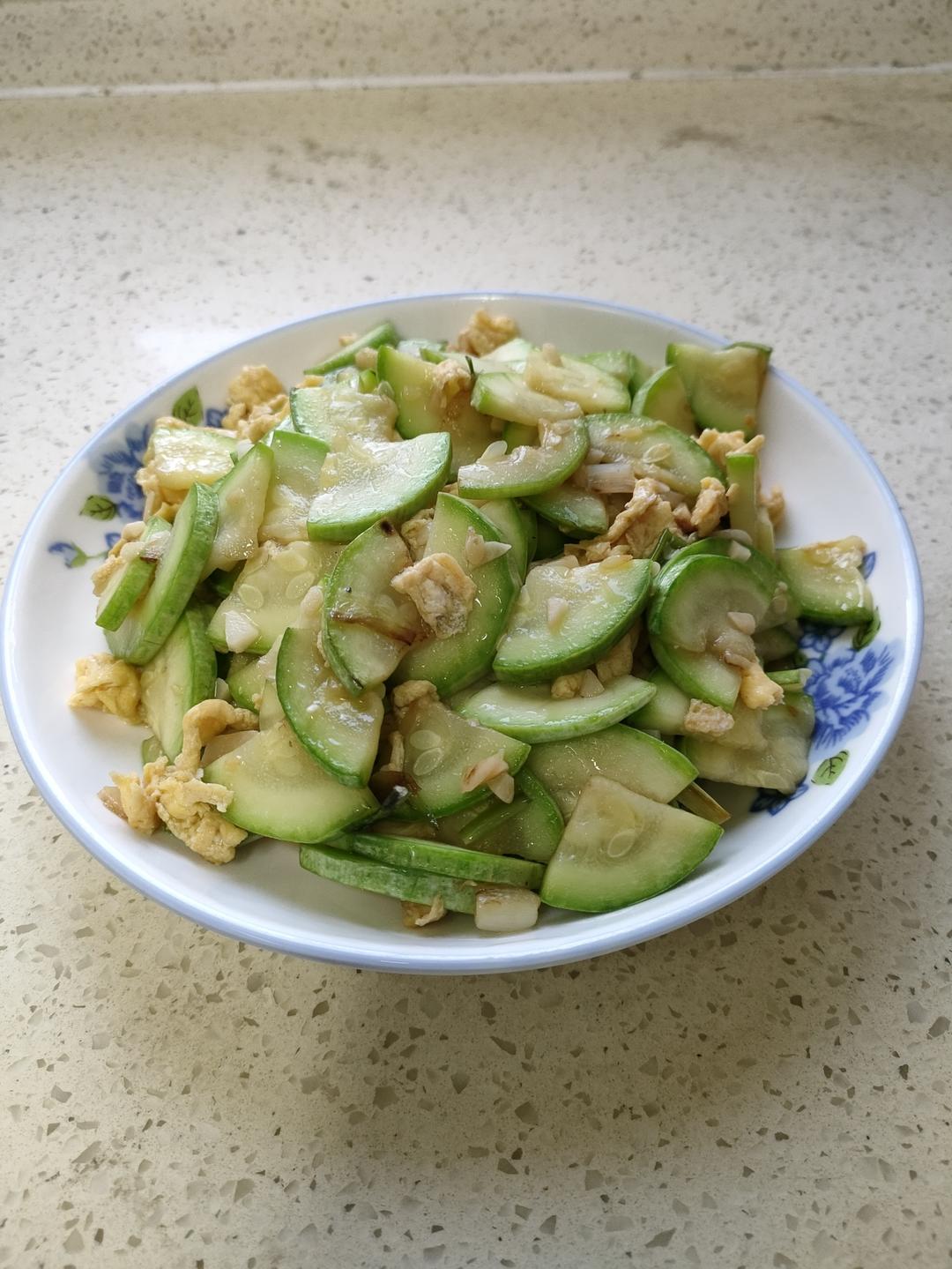 清香的西葫芦炒鸡蛋