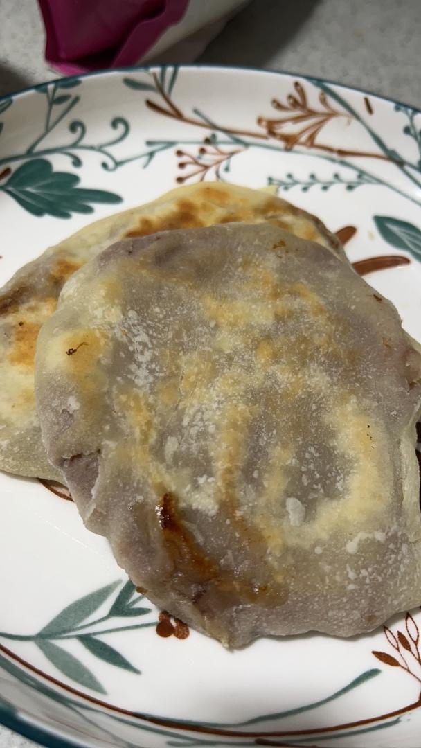 喷香牛肉洋葱千层馅饼