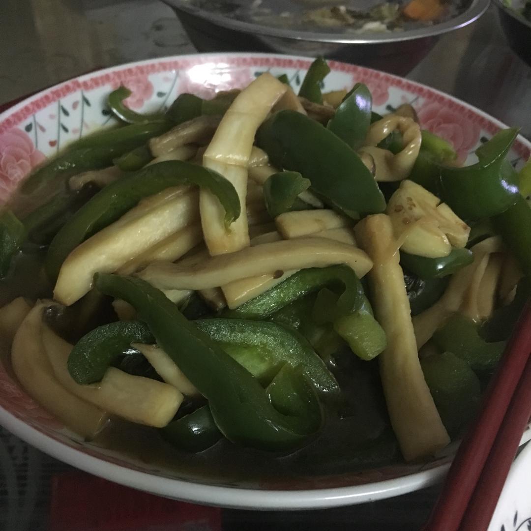 青椒素炒杏鲍菇