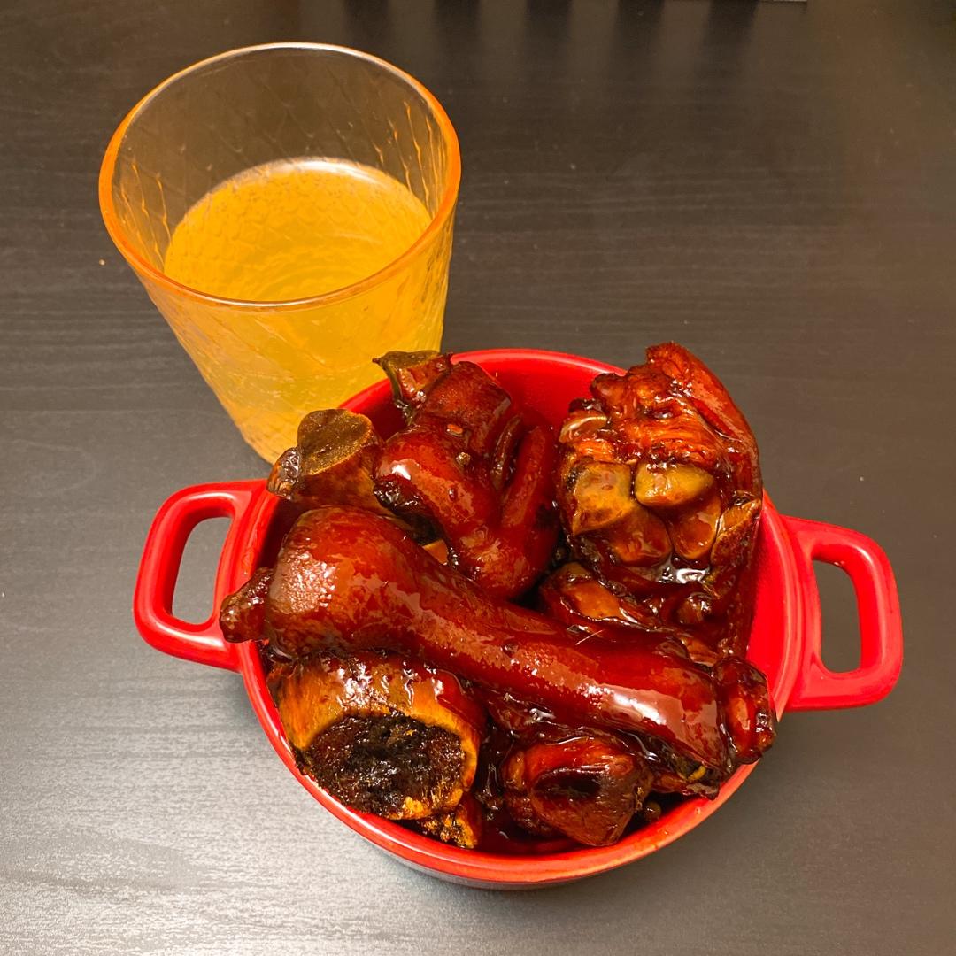 无敌软糯能黏住嘴巴的【啤酒炖猪蹄】