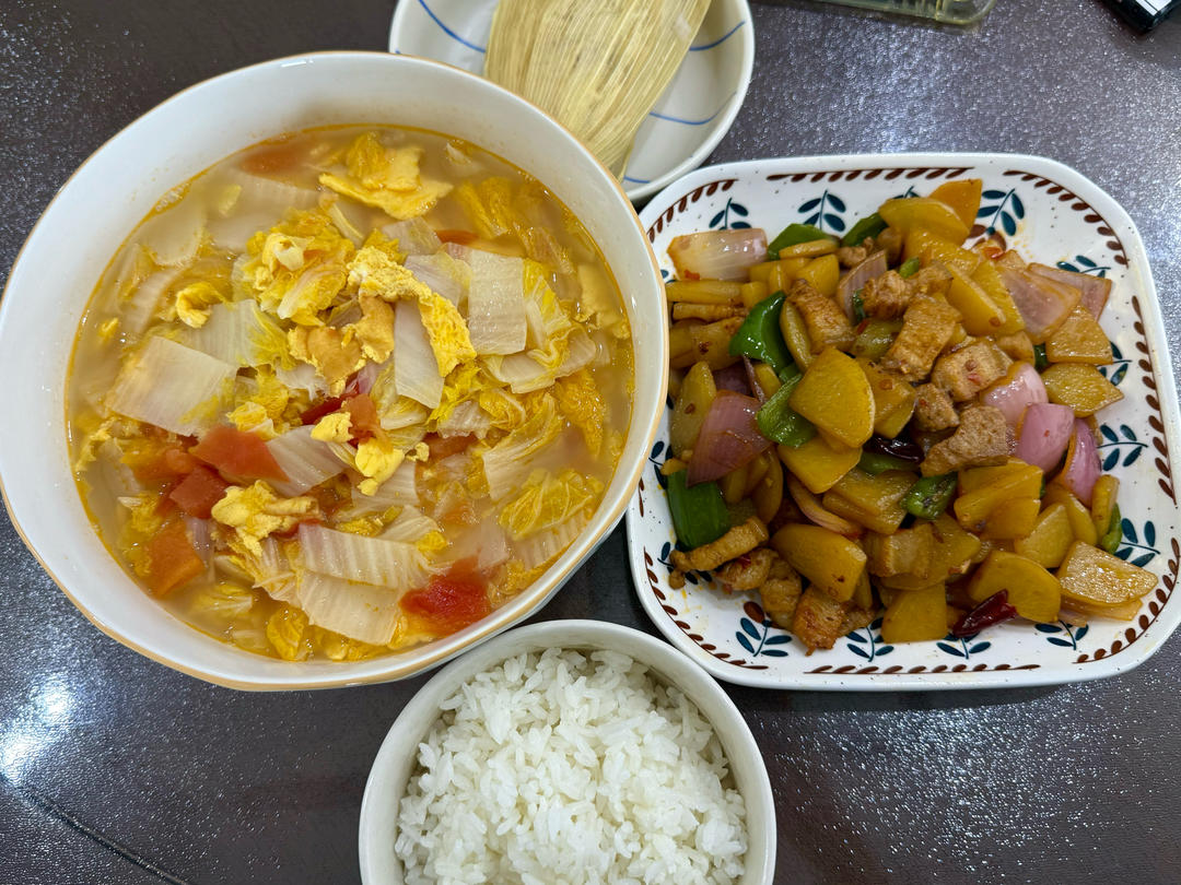五花肉干煸土豆片