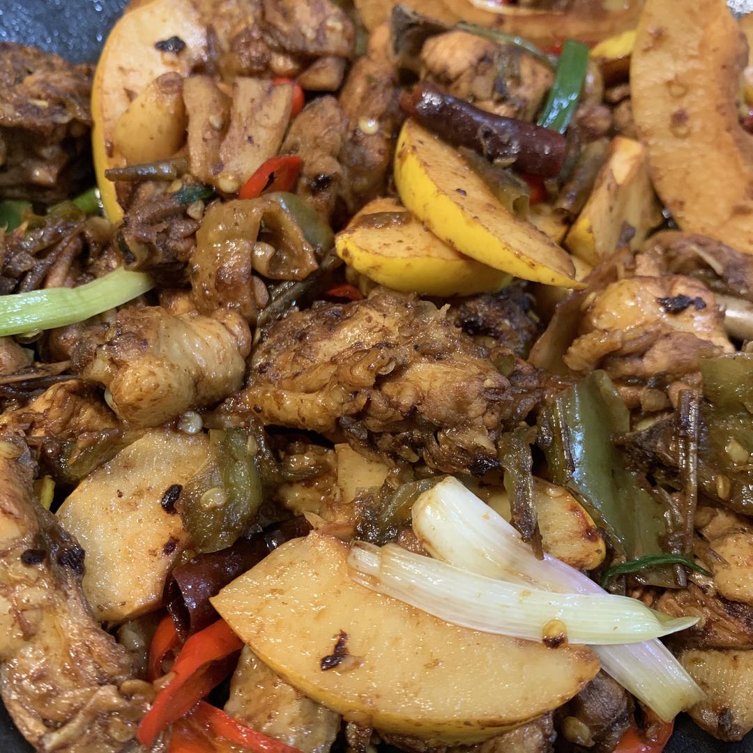 云南临沧地道风味：酸木瓜炒鸡