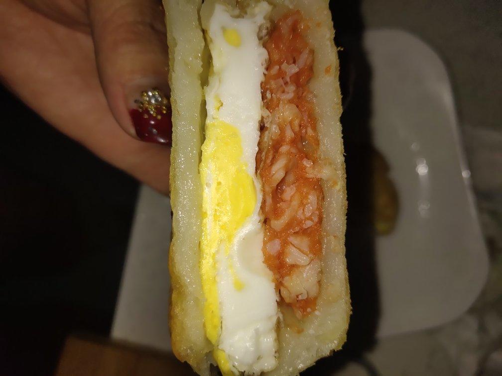 早餐霸王~沉甸甸鸡蛋汉堡