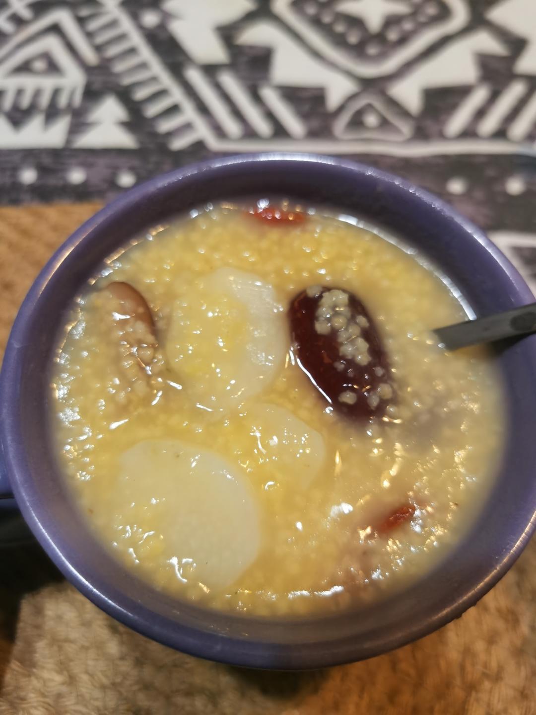 山药红枣小米粥