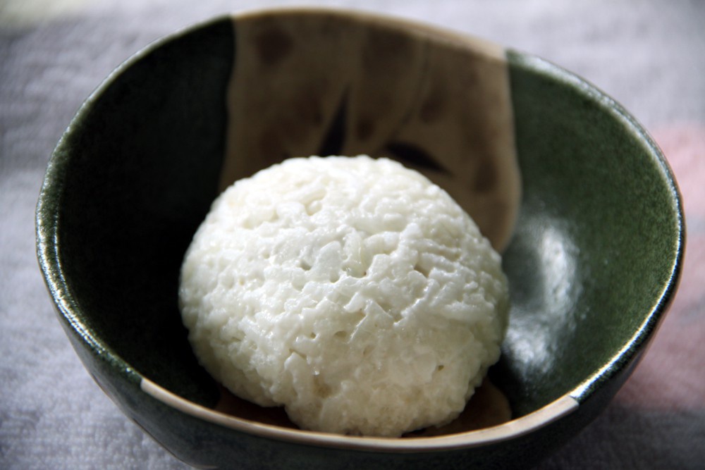椰汁糯米红豆团子