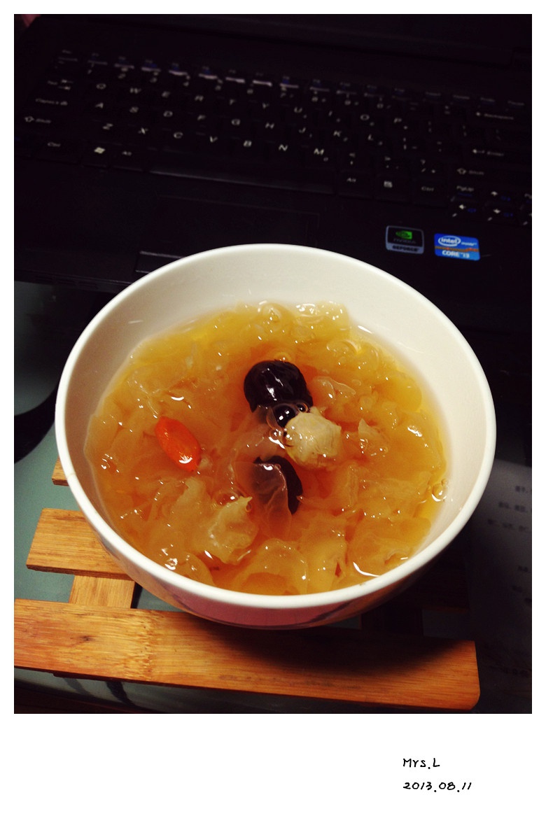 红枣银耳莲子羹