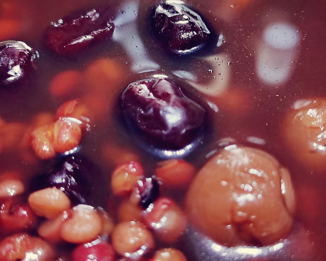 暖暖的红豆薏米粥的做法