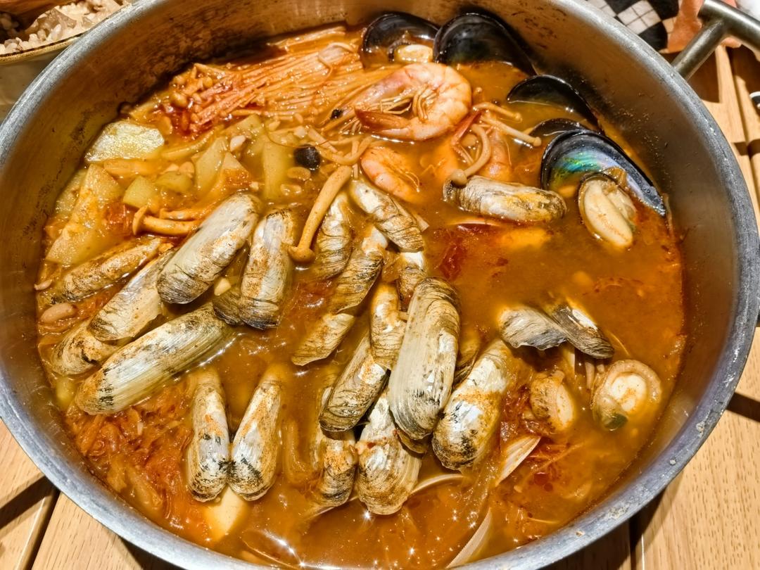 韩式泡菜海鲜锅Haemul Jeongol