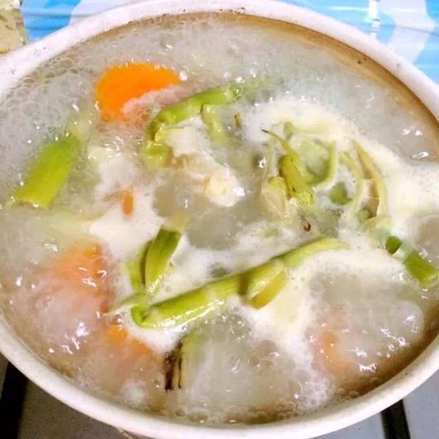 笋干咸肉黄鳝煲
