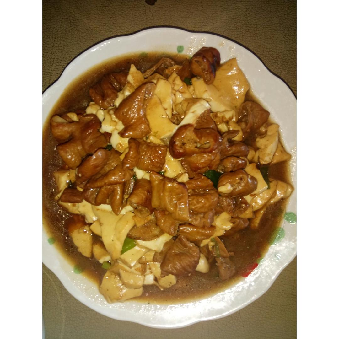 肥肠豆腐煲