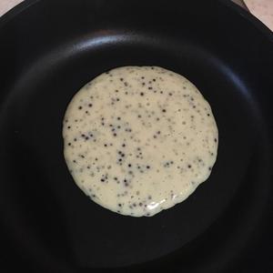 藜麦热香饼（Quinoa pancake）的做法 步骤4